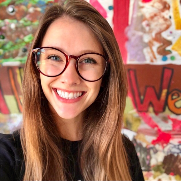 Meet your Posher, Katelyn - Picture 1 of 1